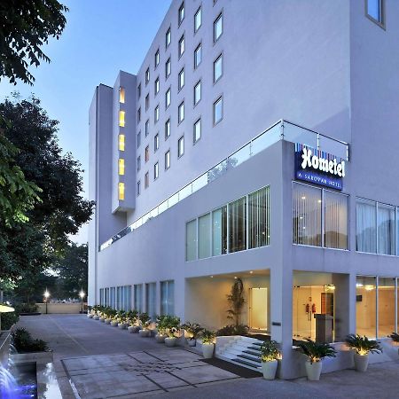 Hometel Chandīgarh Dış mekan fotoğraf