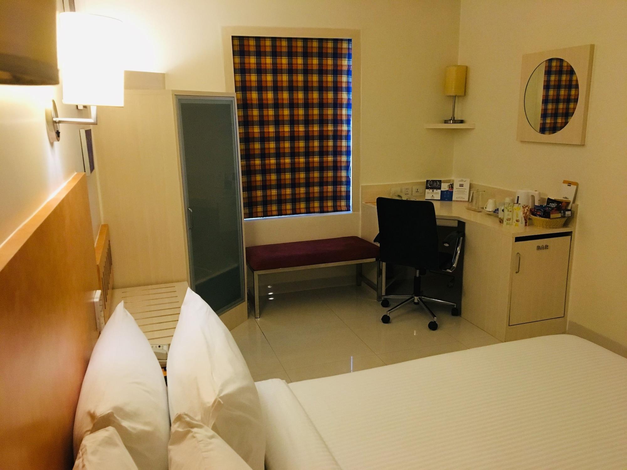 Hometel Chandīgarh Dış mekan fotoğraf