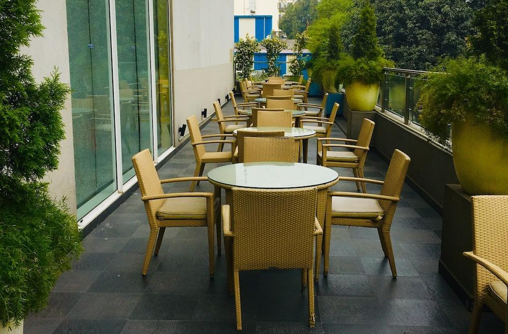Hometel Chandīgarh Dış mekan fotoğraf