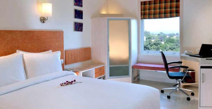 Hometel Chandīgarh Dış mekan fotoğraf
