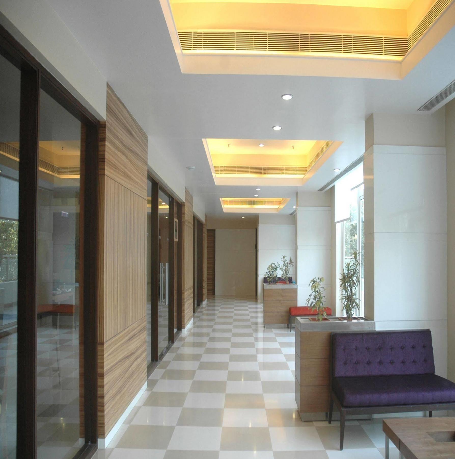 Hometel Chandīgarh Dış mekan fotoğraf