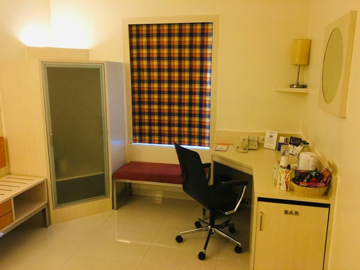 Hometel Chandīgarh Dış mekan fotoğraf